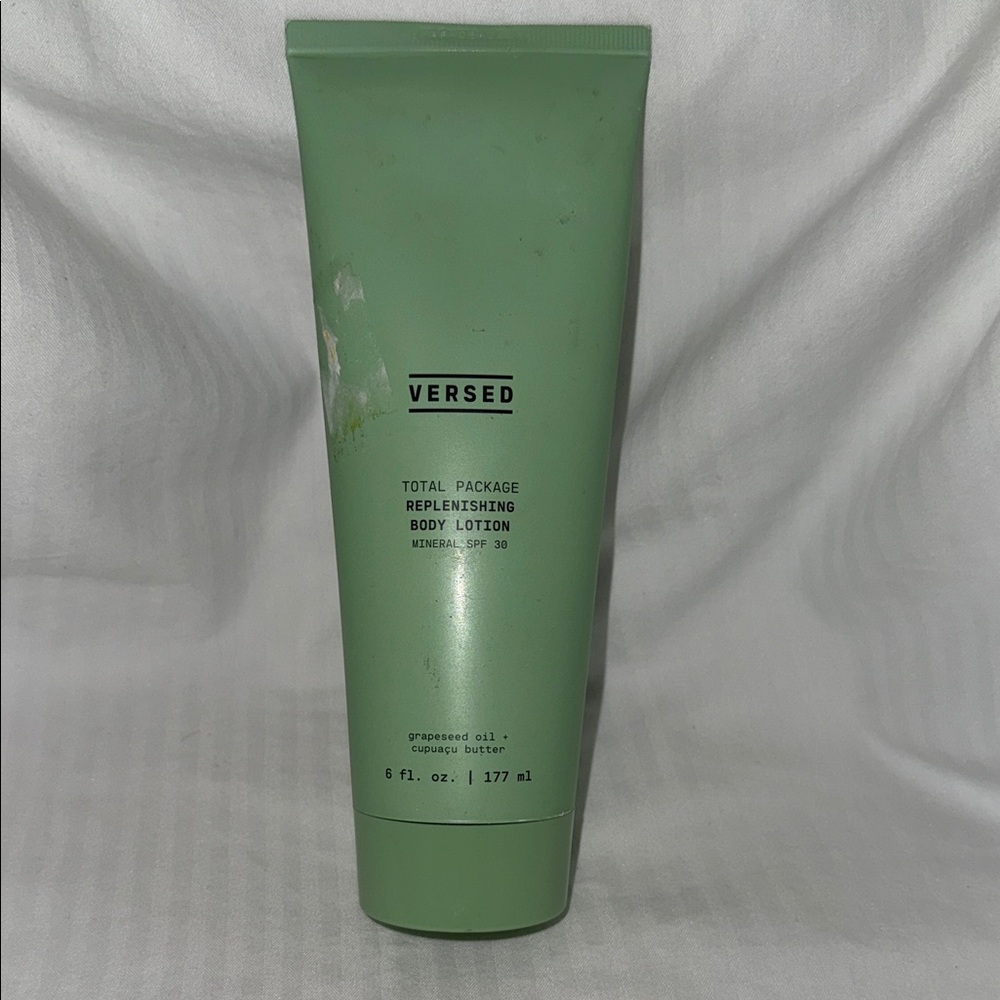 Versed Green Total Package Replenishing Body Lotion
